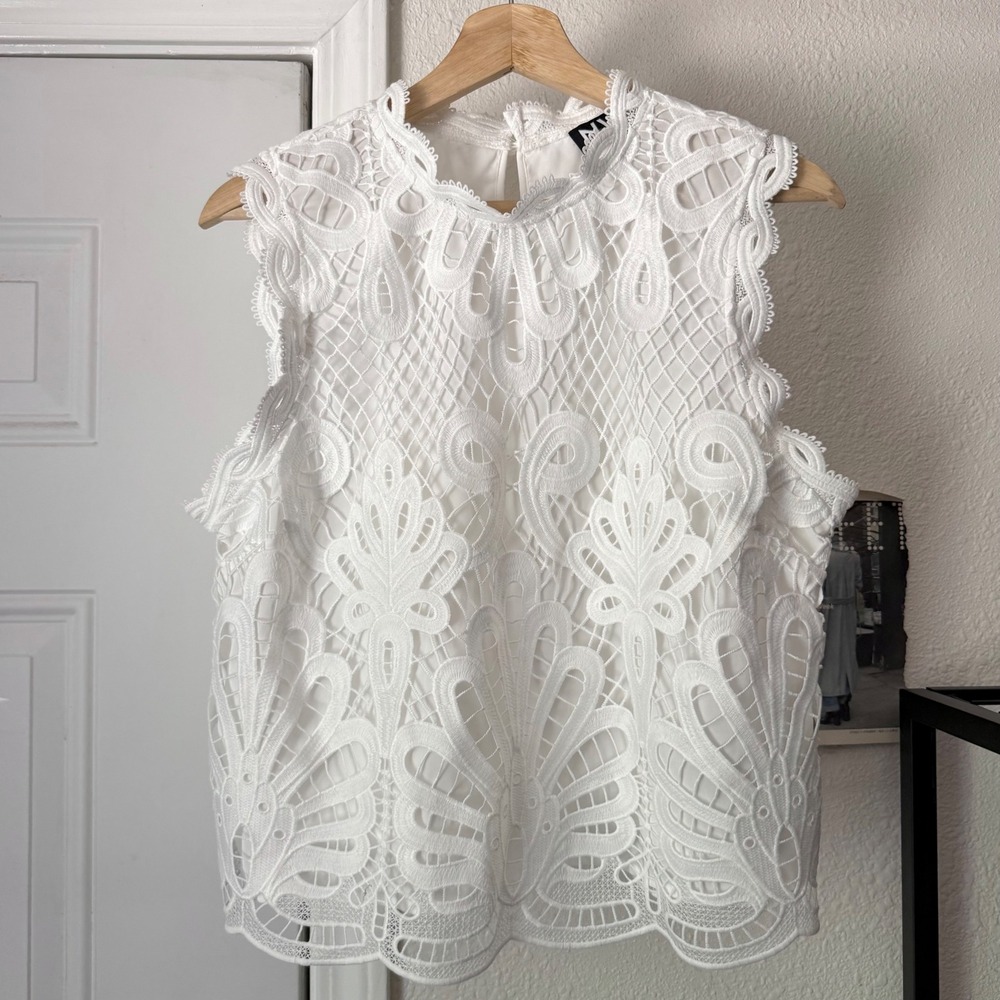 NVLT white lace overlay boxy sleeveless cropped tank top